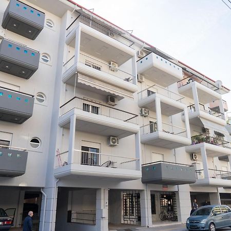 דירות לריסה The Whole Packet C3 Center With Parking מראה חיצוני תמונה