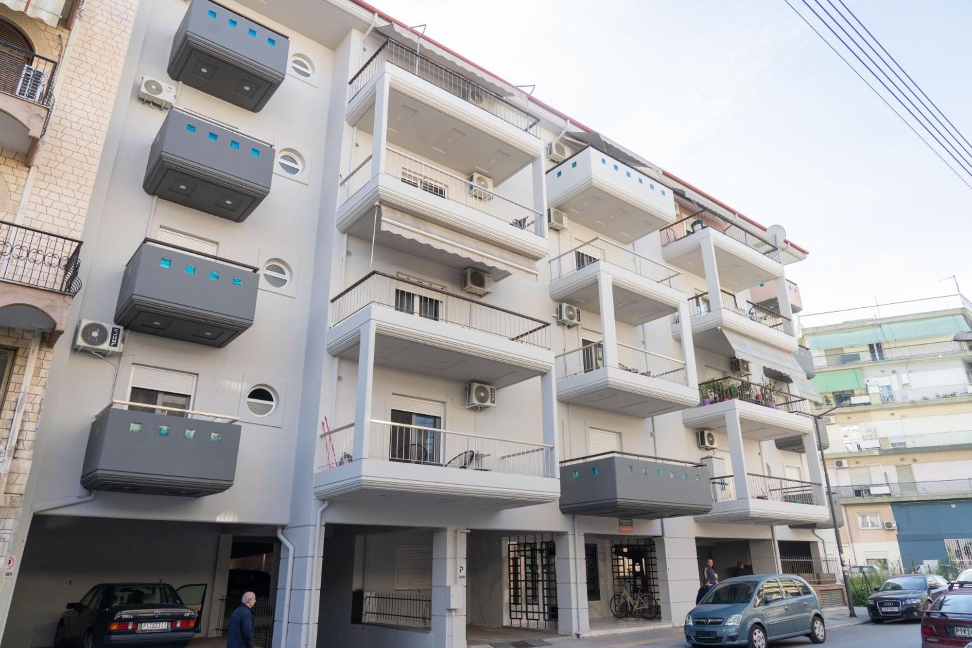 דירות לריסה The Whole Packet C3 Center With Parking מראה חיצוני תמונה
